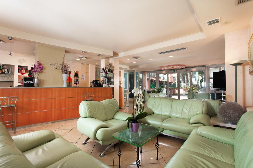 Hotel Flora Milano Marittima Exterior foto