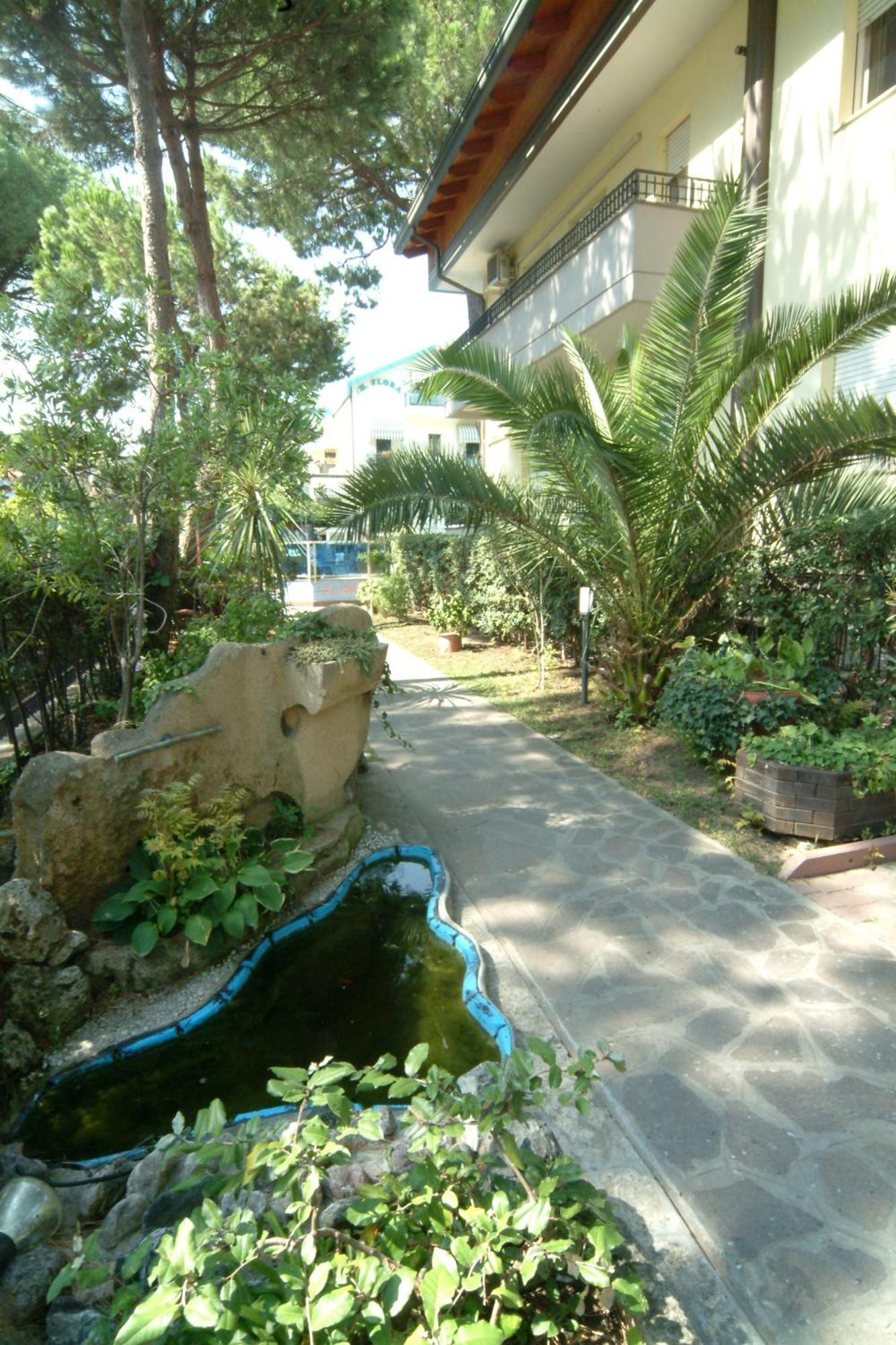 Hotel Flora Milano Marittima Exterior foto