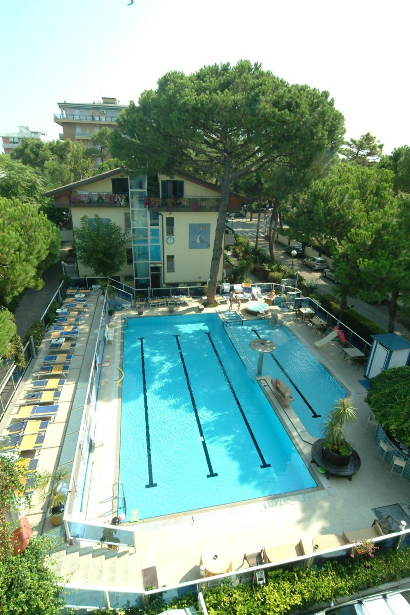 Hotel Flora Milano Marittima Exterior foto