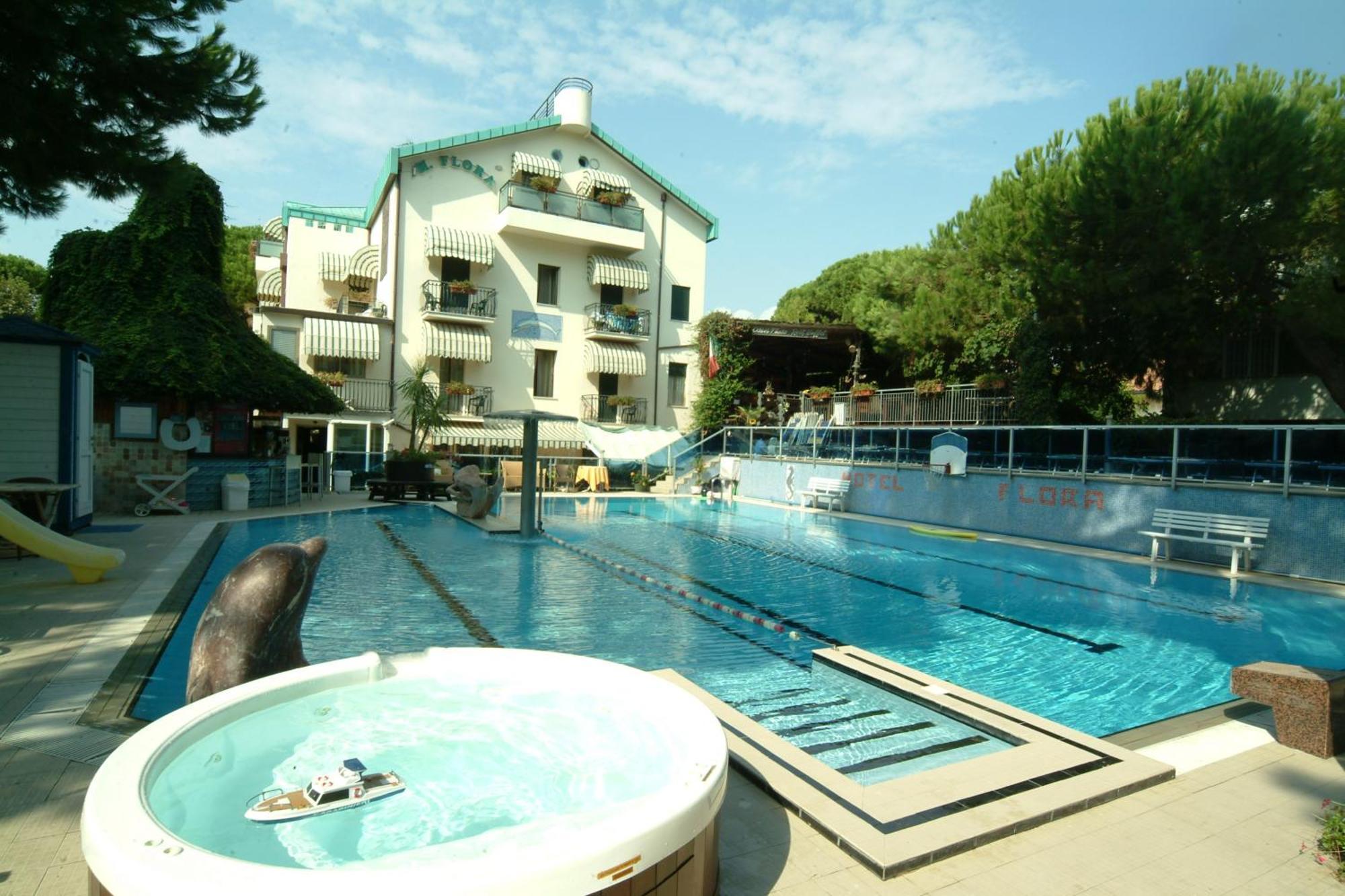 Hotel Flora Milano Marittima Exterior foto