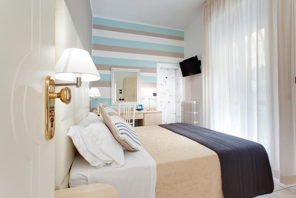 Hotel Flora Milano Marittima Exterior foto