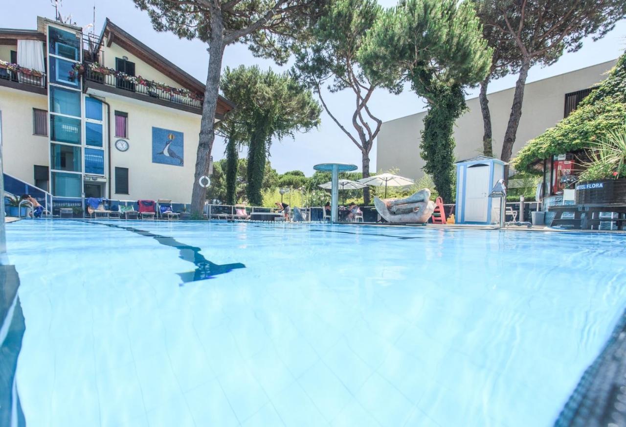 Hotel Flora Milano Marittima Exterior foto